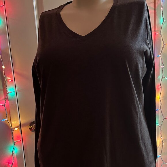 Women's Eddie Bauer Long-Sleeve V-Neck T-Shirt Size xl  NWOT - Picture 1 of 7